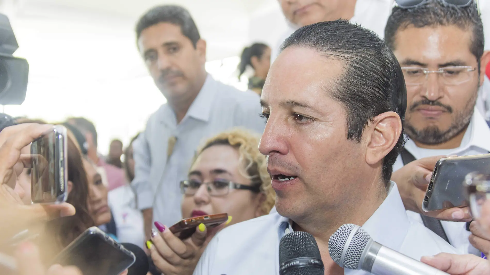 Gobernador auguró buenas cifras en crecimiento económico para primer semestre del año.  Foto César Ortiz.